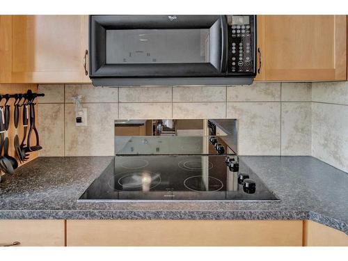 19 Tucker Circle, Okotoks, AB - Indoor Photo Showing Kitchen