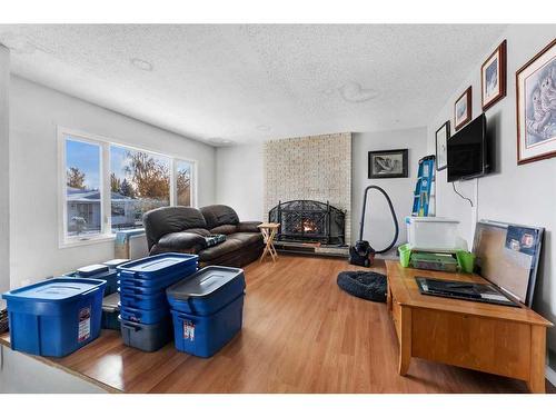 352 Lysander Place Se, Calgary, AB - Indoor