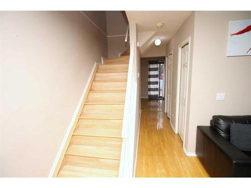 699 Whiteridge Road Ne, Calgary, AB - Indoor Photo Showing Other Room