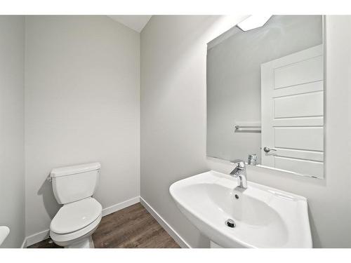 610-32 Red Embers Parade Ne, Calgary, AB - Indoor Photo Showing Bathroom