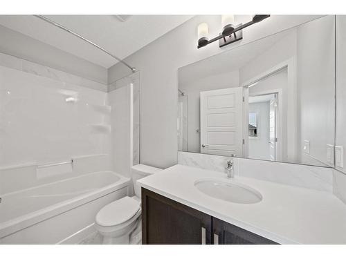 610-32 Red Embers Parade Ne, Calgary, AB - Indoor Photo Showing Bathroom