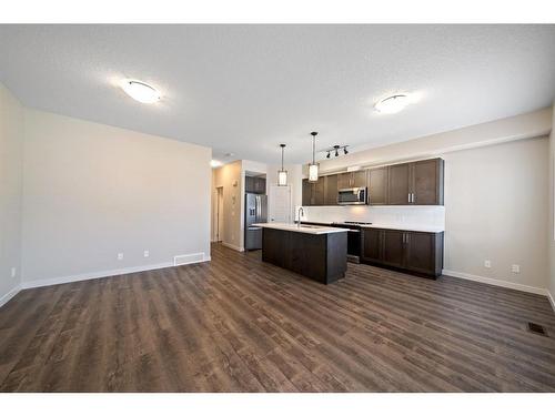 610-32 Red Embers Parade Ne, Calgary, AB - Indoor Photo Showing Kitchen