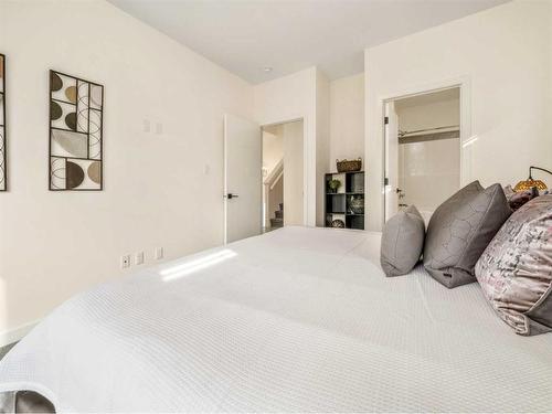 2700 46 Street South, Lethbridge, AB - Indoor Photo Showing Bedroom