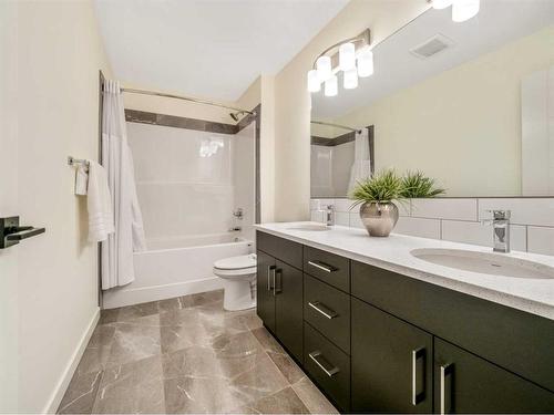 2700 46 Street South, Lethbridge, AB - Indoor Photo Showing Bathroom