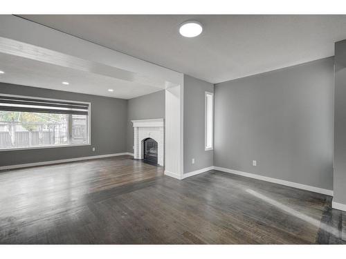 9552 21 Street Se, Calgary, AB - Indoor With Fireplace