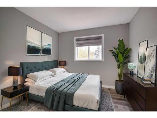 9552 21 Street Se, Calgary, AB - Indoor Photo Showing Bedroom