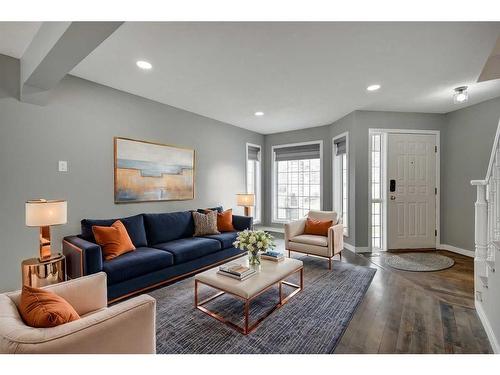 9552 21 Street Se, Calgary, AB - Indoor Photo Showing Living Room