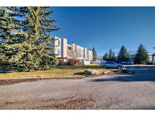 512-3500 Varsity Drive Nw, Calgary, AB - Outdoor