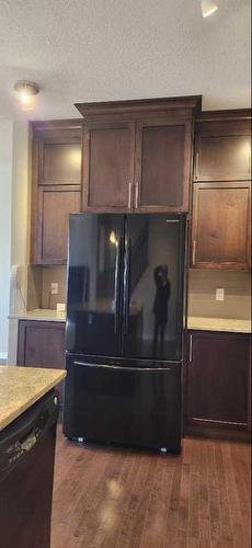 148 Reunion Grove Nw, Airdrie, AB - Indoor Photo Showing Kitchen