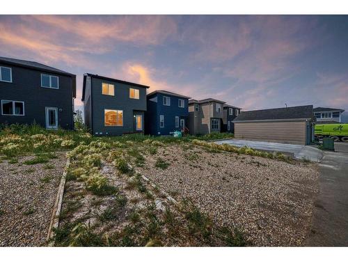 22 Amblehurst Way Nw, Calgary, AB - Outdoor