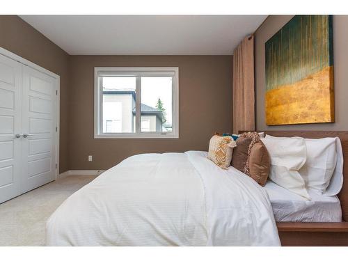 1936 26A Street Sw, Calgary, AB - Indoor Photo Showing Bedroom