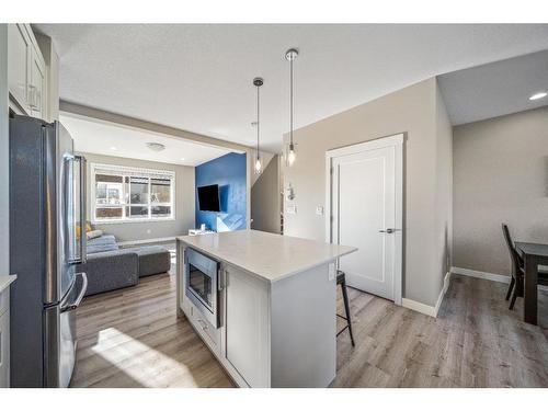 49 Walgrove Plaza Se, Calgary, AB - Indoor Photo Showing Kitchen