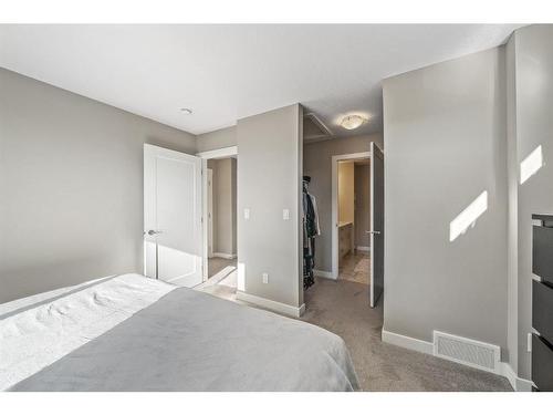 49 Walgrove Plaza Se, Calgary, AB - Indoor Photo Showing Bedroom