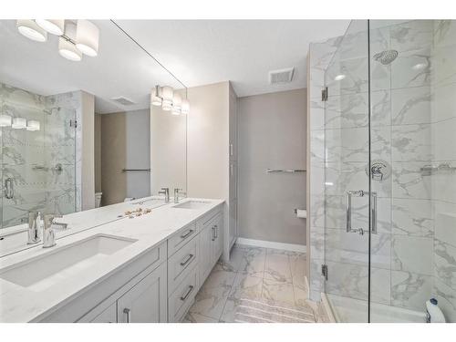 49 Walgrove Plaza Se, Calgary, AB - Indoor Photo Showing Bathroom