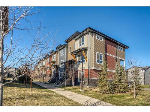 49 Walgrove Plaza Se, Calgary, AB - Outdoor