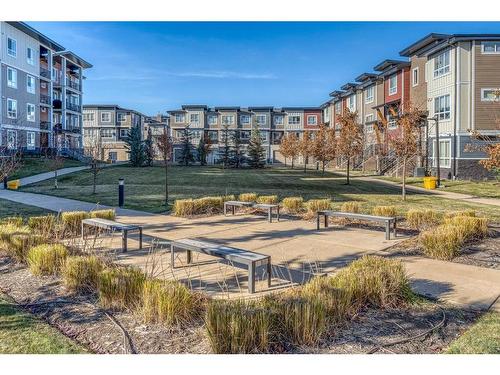 49 Walgrove Plaza Se, Calgary, AB - Outdoor