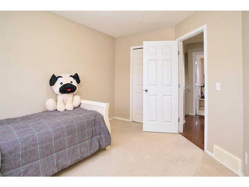 634 Evermeadow Road Sw, Calgary, AB - Indoor Photo Showing Bedroom