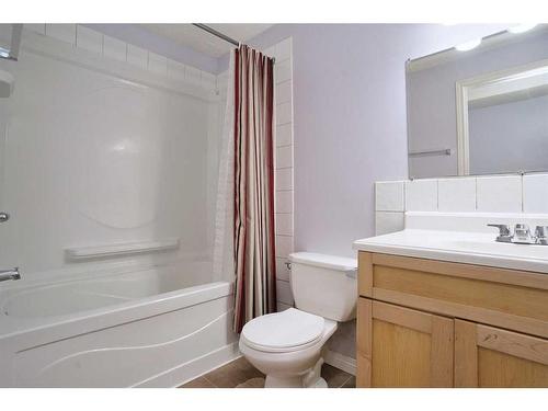 634 Evermeadow Road Sw, Calgary, AB - Indoor Photo Showing Bathroom