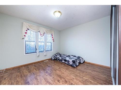 228 Martinvalley Crescent Ne, Calgary, AB - Indoor Photo Showing Bedroom