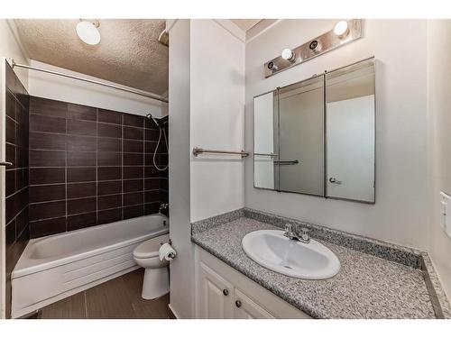 1024 Ranchview Road Nw, Calgary, AB - Indoor Photo Showing Bathroom