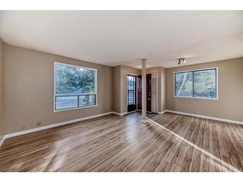 1024 Ranchview Road Nw, Calgary, AB - Indoor Photo Showing Other Room