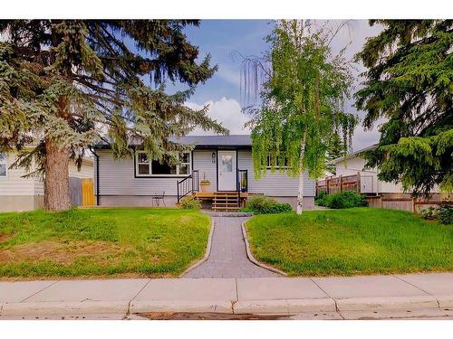 14 Knight Street, Okotoks, AB - Outdoor