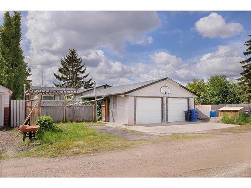 14 Knight Street, Okotoks, AB - Outdoor