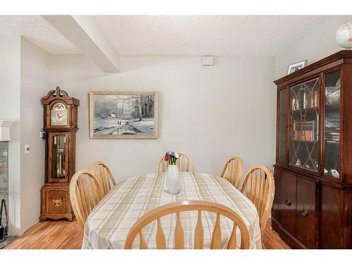 14 Knight Street, Okotoks, AB - Indoor Photo Showing Dining Room