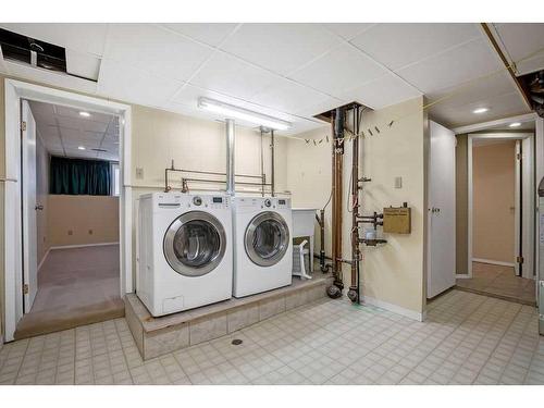 5131 Veronica Road Nw, Calgary, AB - Indoor Photo Showing Laundry Room