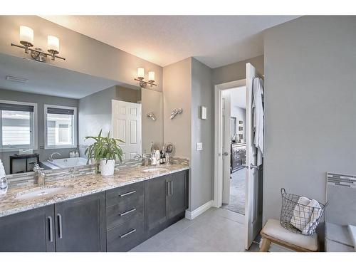 22 Evansborough View Nw, Calgary, AB - Indoor Photo Showing Bathroom