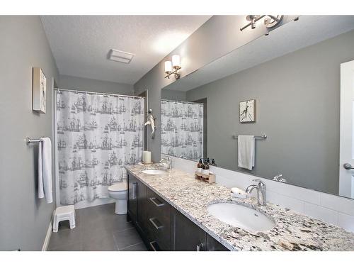 22 Evansborough View Nw, Calgary, AB - Indoor Photo Showing Bathroom