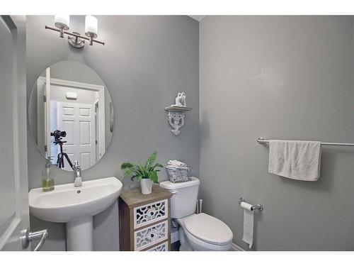 22 Evansborough View Nw, Calgary, AB - Indoor Photo Showing Bathroom