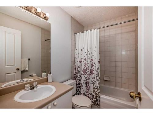 8-388 Sandarac Drive Nw, Calgary, AB - Indoor Photo Showing Bathroom