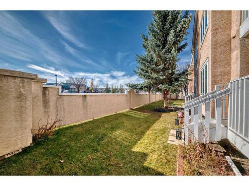 8-388 Sandarac Drive Nw, Calgary, AB - Outdoor