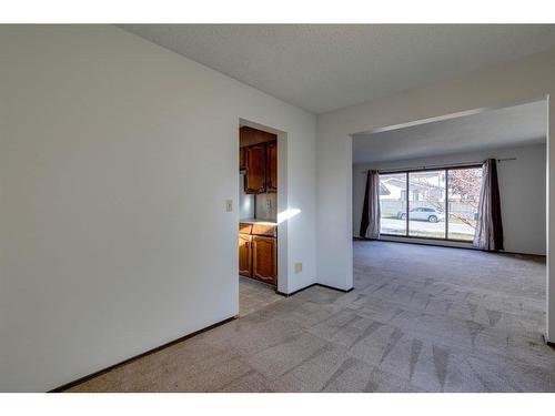 7 Woodmont Way Sw, Calgary, AB - Indoor Photo Showing Other Room