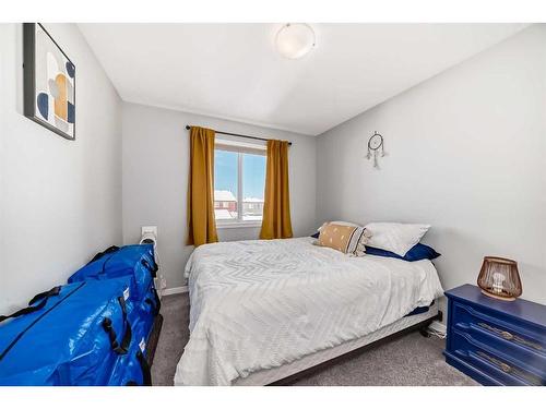 148 Howse Avenue Ne, Calgary, AB - Indoor Photo Showing Bedroom