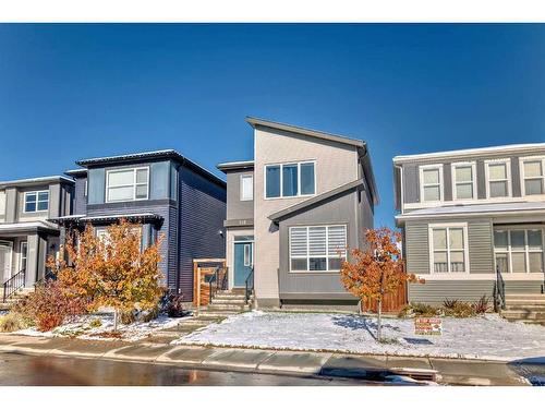 148 Howse Avenue Ne, Calgary, AB - Outdoor With Facade