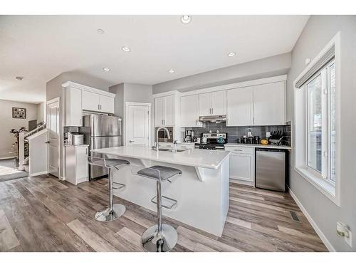 148 Howse Avenue Ne, Calgary, AB - Indoor Photo Showing Kitchen With Upgraded Kitchen