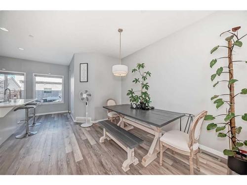 148 Howse Avenue Ne, Calgary, AB - Indoor Photo Showing Dining Room