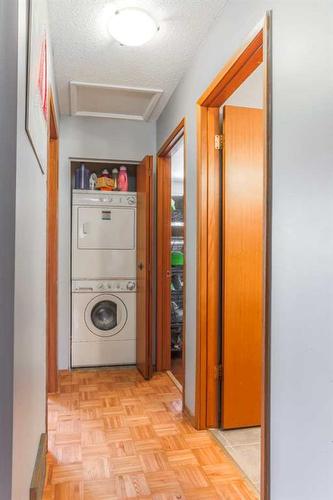 3036 33A Street Se, Calgary, AB - Indoor Photo Showing Laundry Room