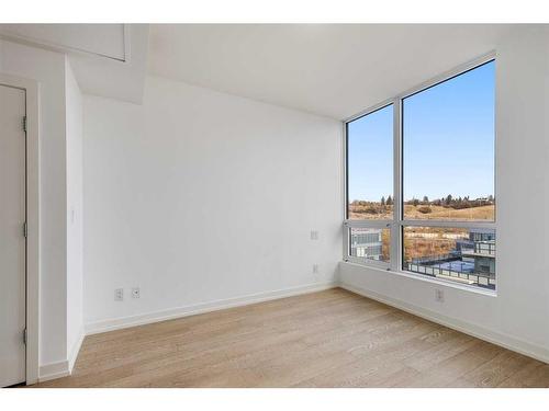 608-128 2 Street Sw, Calgary, AB - Indoor Photo Showing Other Room