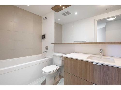 608-128 2 Street Sw, Calgary, AB - Indoor Photo Showing Bathroom