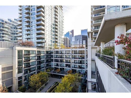 608-128 2 Street Sw, Calgary, AB - Outdoor With Balcony With Facade