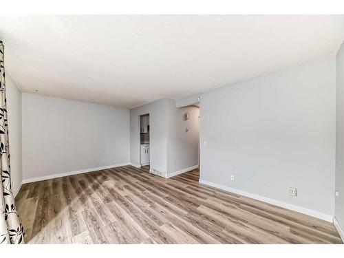 67-2727 Rundleson Road Ne, Calgary, AB - Indoor Photo Showing Other Room