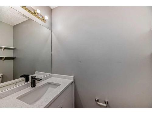 67-2727 Rundleson Road Ne, Calgary, AB - Indoor Photo Showing Bathroom