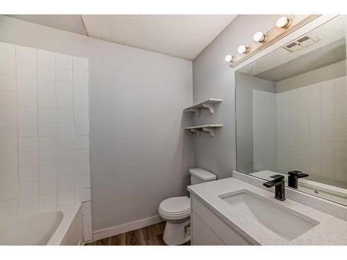 67-2727 Rundleson Road Ne, Calgary, AB - Indoor Photo Showing Bathroom