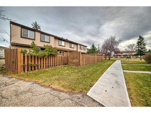 67-2727 Rundleson Road Ne, Calgary, AB - Outdoor