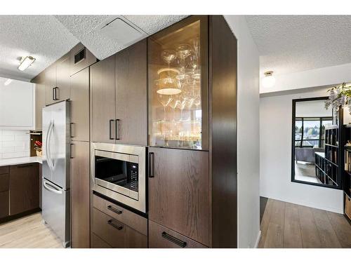 801-1001 14 Avenue Sw, Calgary, AB - Indoor Photo Showing Kitchen With Stainless Steel Kitchen