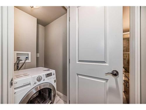 306-733 14 Avenue, Calgary, AB - Indoor Photo Showing Laundry Room