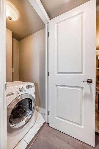 306-733 14 Avenue, Calgary, AB - Indoor Photo Showing Laundry Room